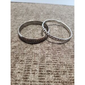 2 metal bracelets